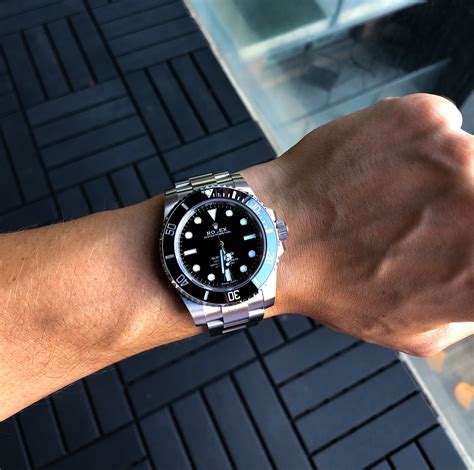 rolex submariner wrist